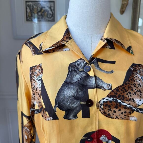 Dana Buchman 100% Silk Safari Blouse Elephant Alphabet Parrot Cheetah Yellow 8 - Picture 2 of 5